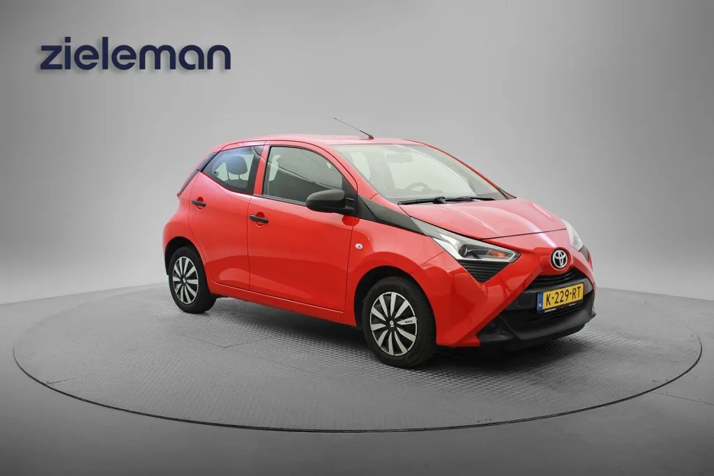 Toyota Aygo (2021) — foto 1