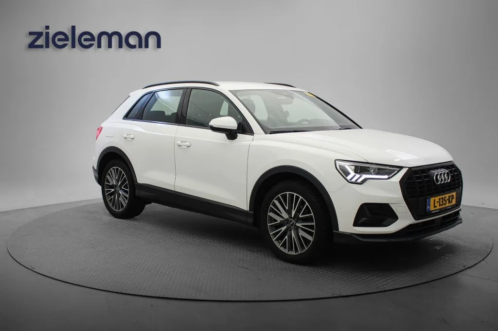 Audi Q3 (2021) — foto 1