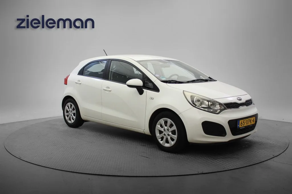 Kia Rio (2012) — foto 1