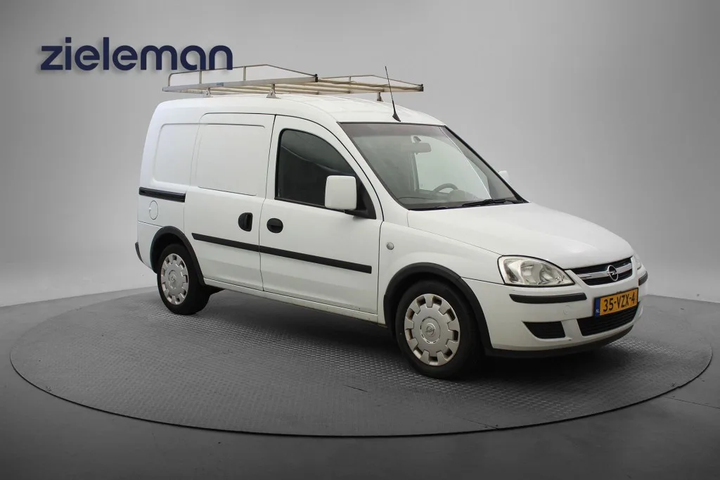 Opel Combo (2009) — foto 1