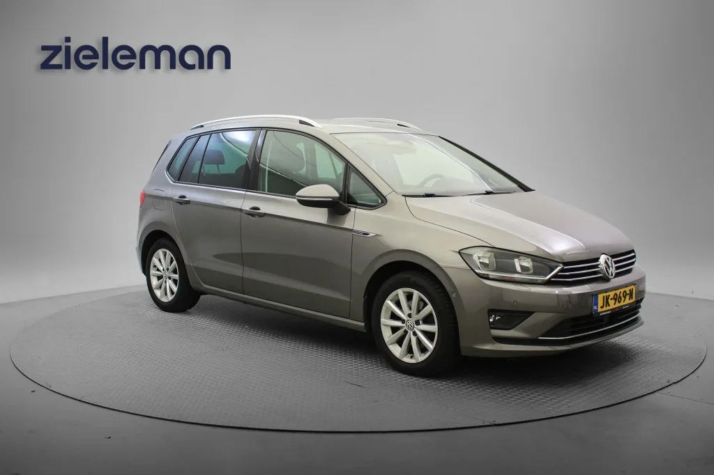 Volkswagen Golf Sportsvan (2015) — foto 1