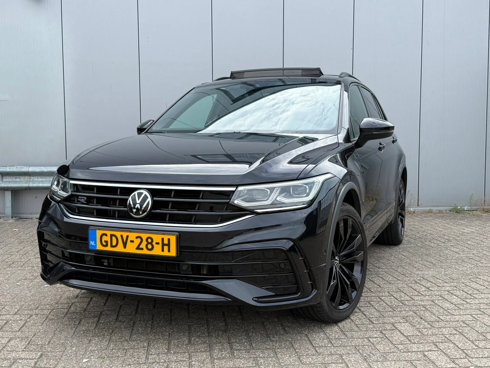 Volkswagen Tiguan (2022) — foto 1