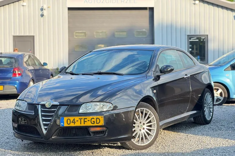 Alfa Romeo GT (2006)