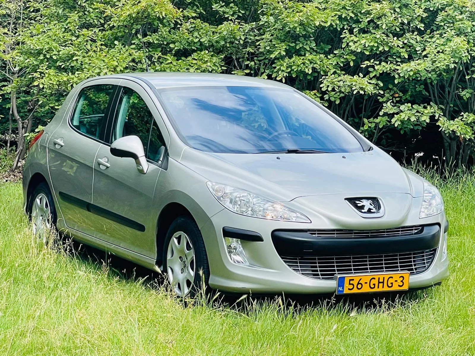 Peugeot 308 (2008) — foto 1