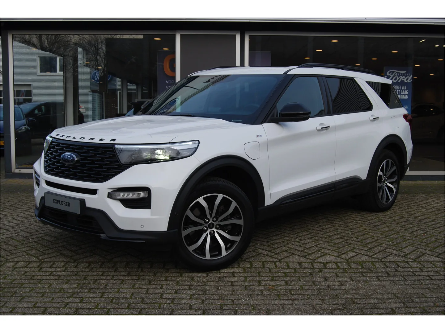 Ford Explorer (2025) — foto 1