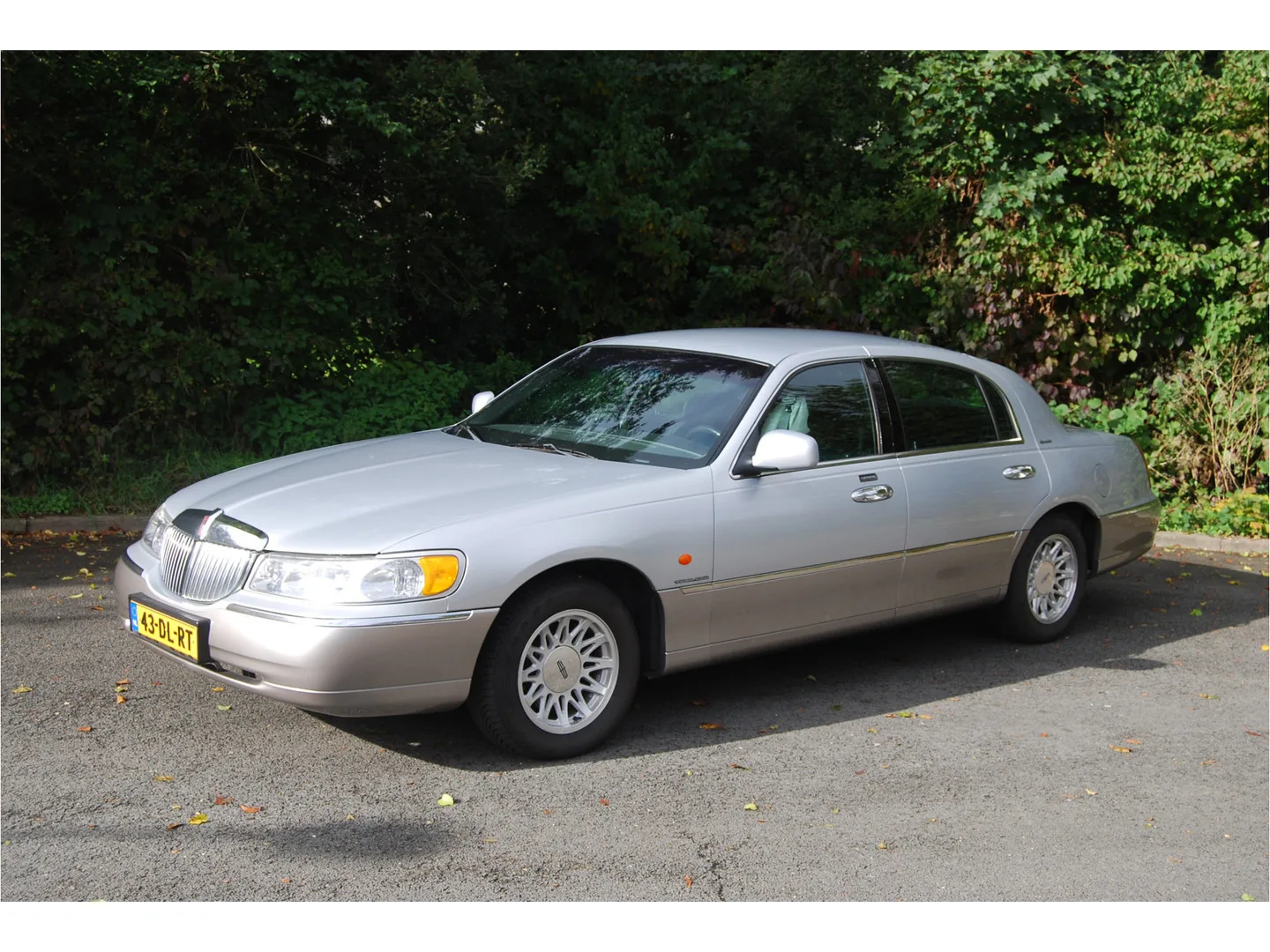 Lincoln Town Car (1999) — foto 1