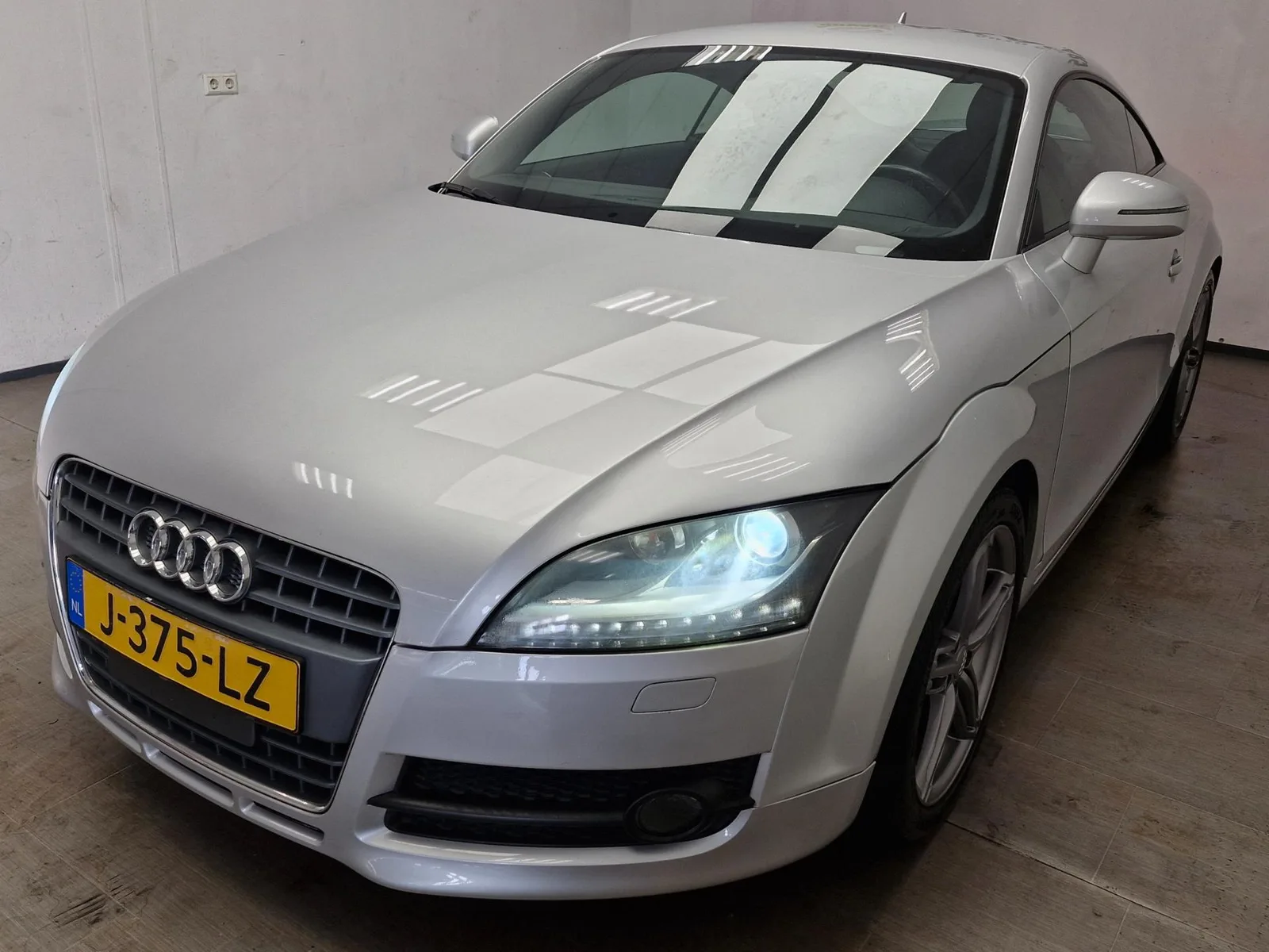 Audi TT (2010) — foto 1