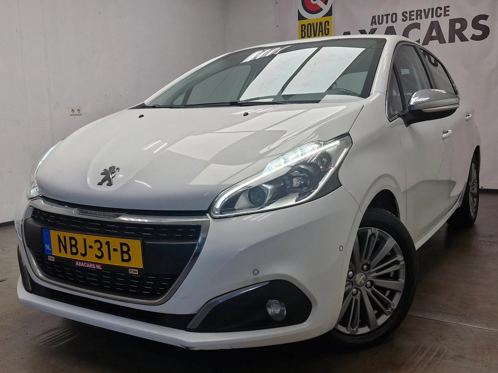 Peugeot 208 (2016) — foto 1