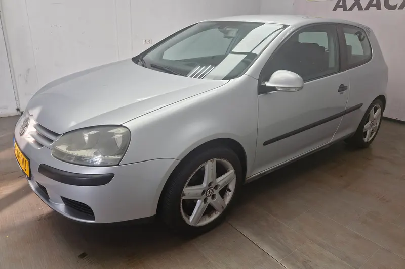 Volkswagen Golf (2004)