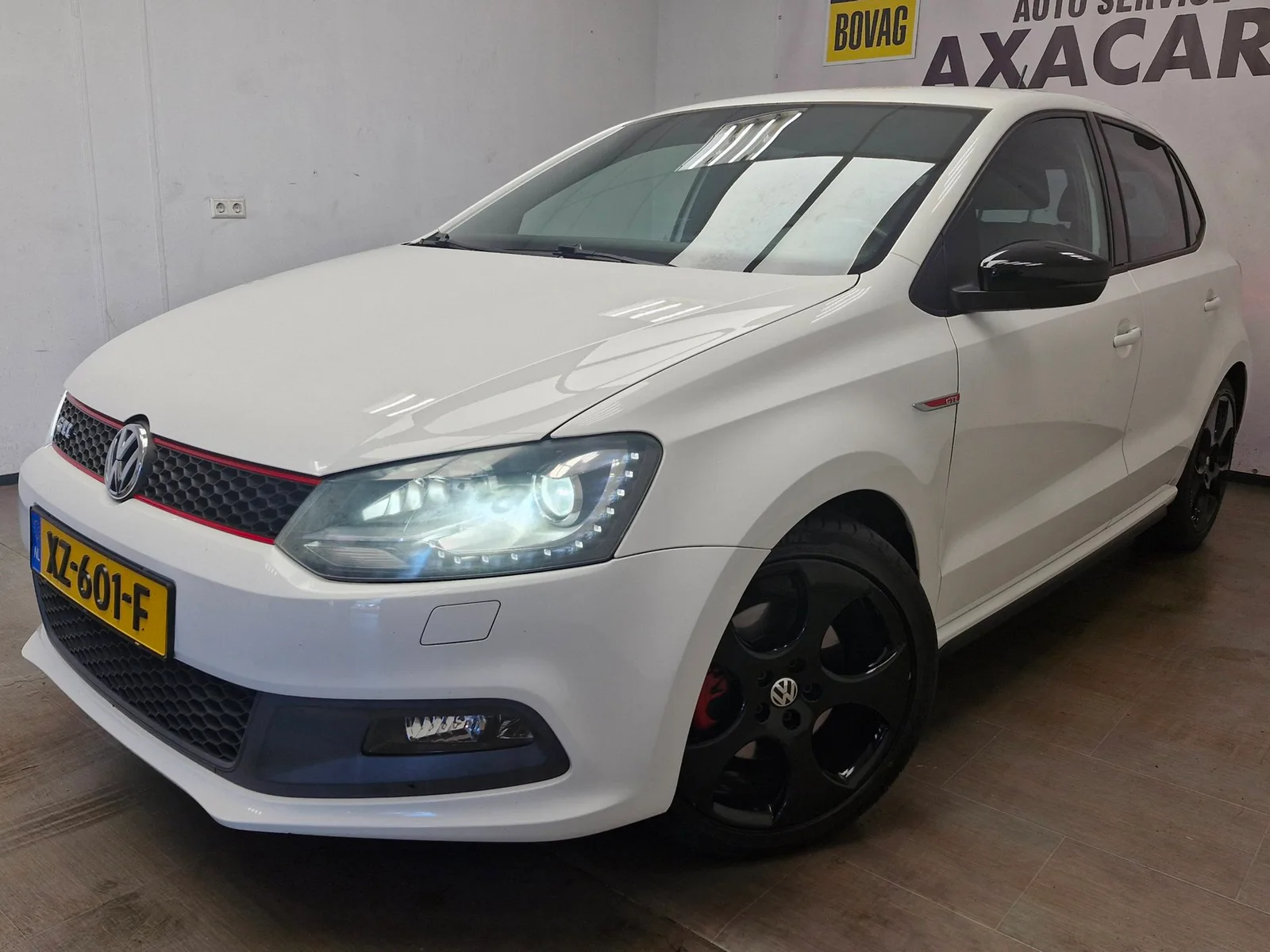 Volkswagen Polo (2011) — foto 1