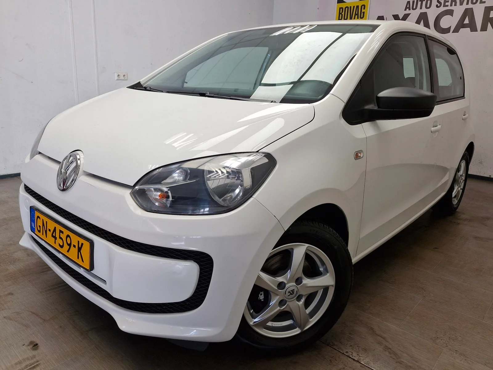 Volkswagen Up! (2015) — foto 1