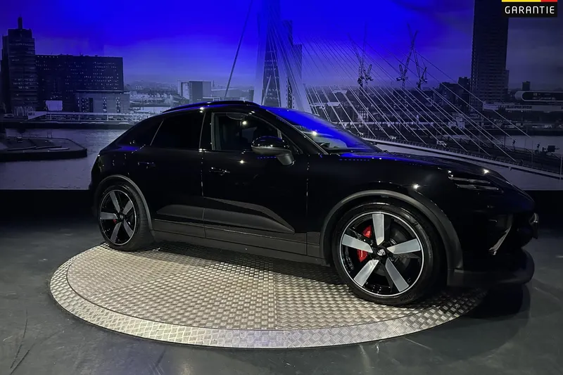 Porsche Macan (2025)