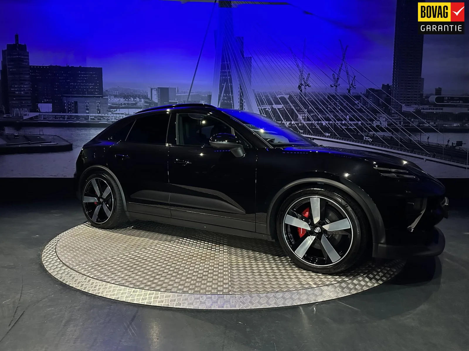 Porsche Macan (2025) — foto 1