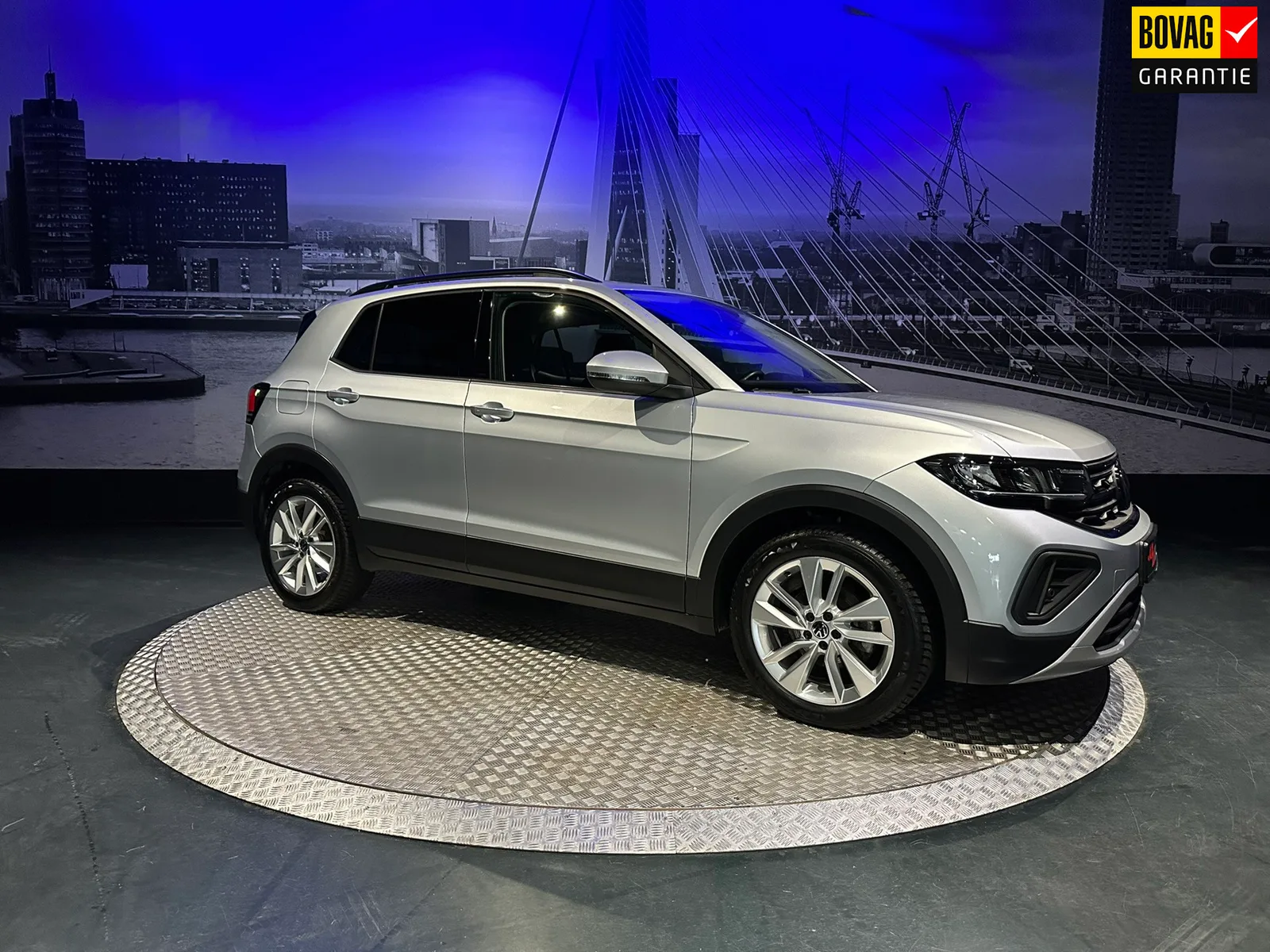 Volkswagen T-Cross (2024) — foto 1