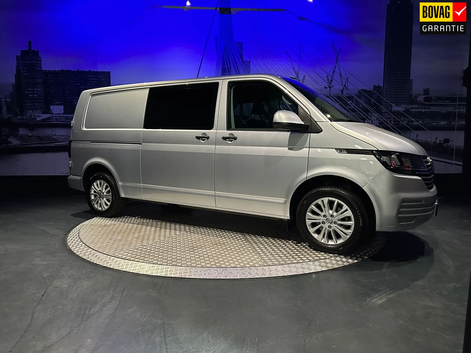Volkswagen Transporter (2024) — foto 1
