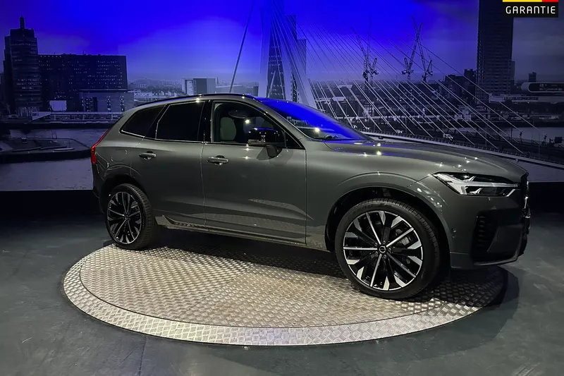 Volvo XC60 (2025)