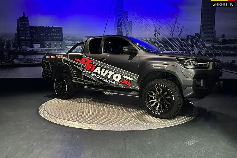 Toyota Hilux (2024)