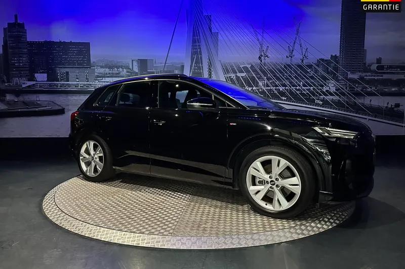Audi Q4 e-tron (2021)