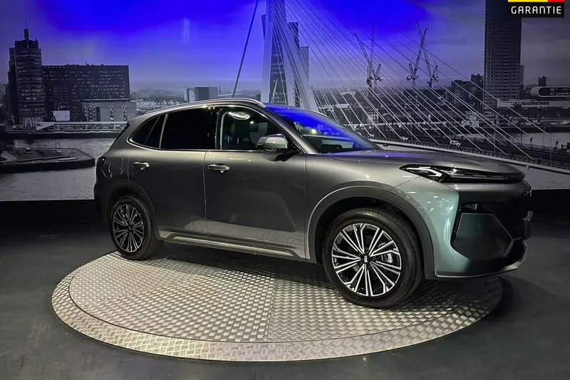 Geely Starray EM-i (2026)