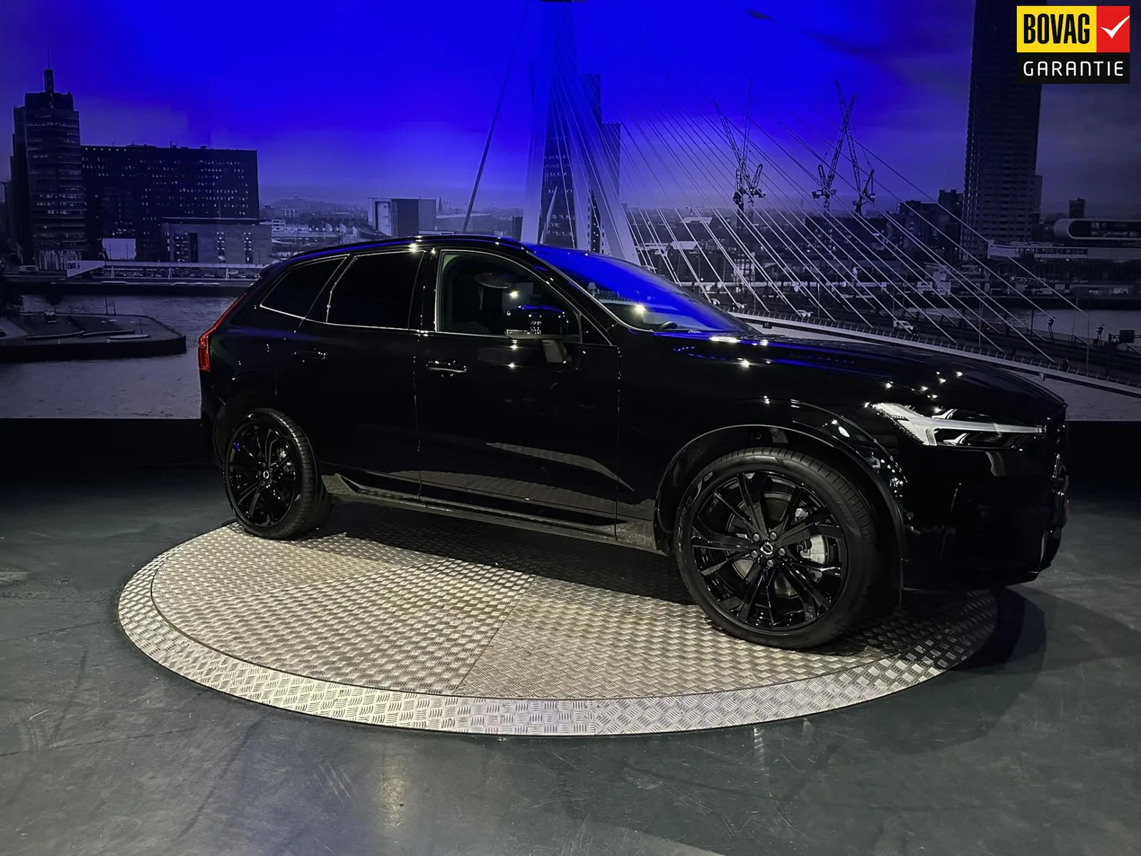 Volvo XC60 (2025) — foto 1