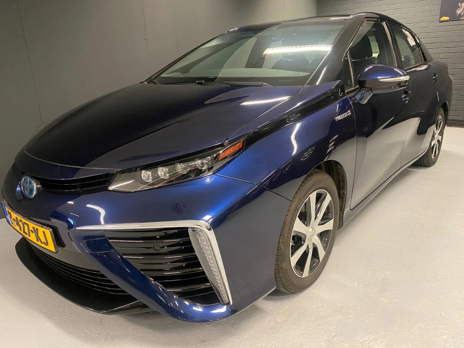Toyota Mirai (2017) — foto 1