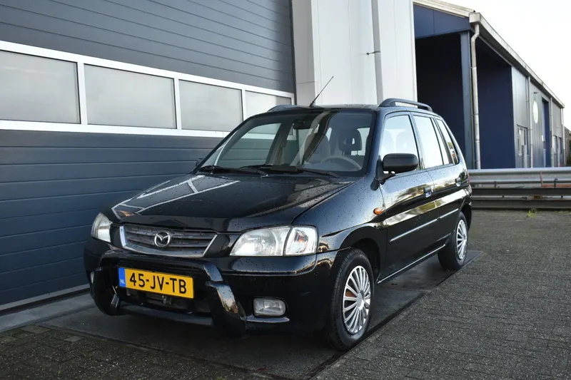 Mazda Demio (2002)
