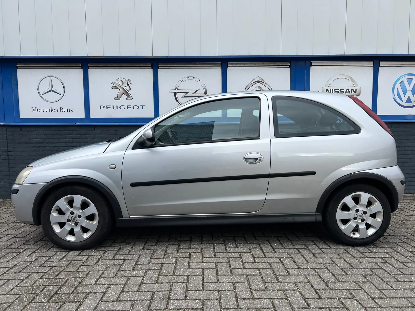 Opel Corsa (2004) — foto 1
