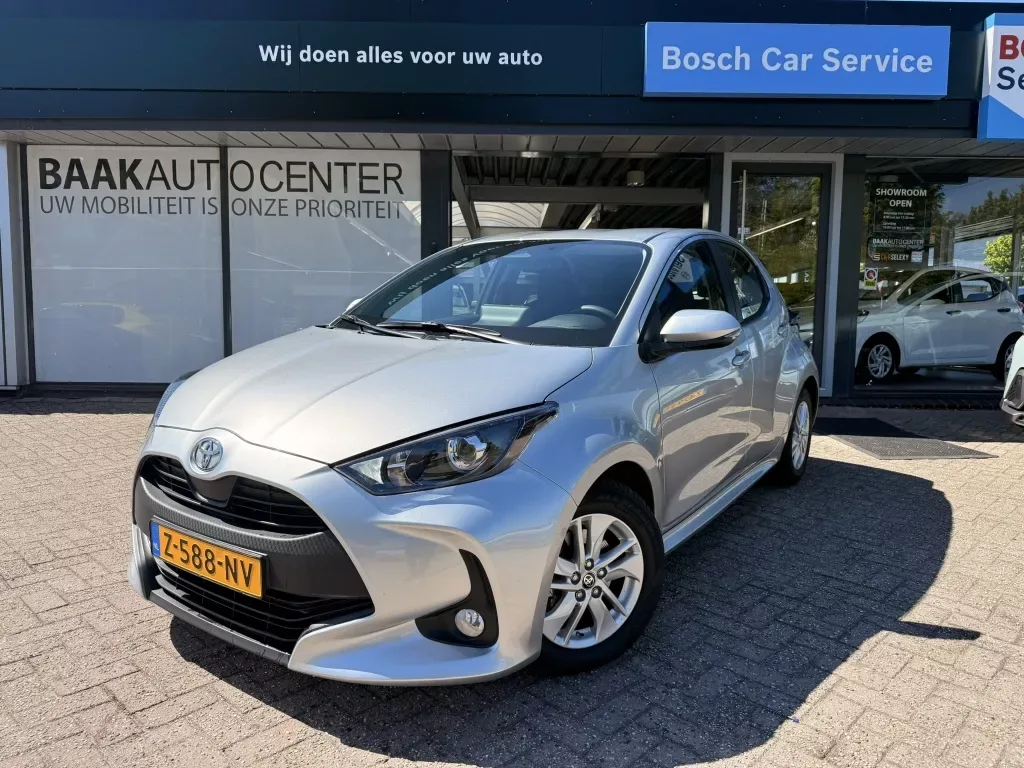 Toyota Yaris (2024) — foto 1