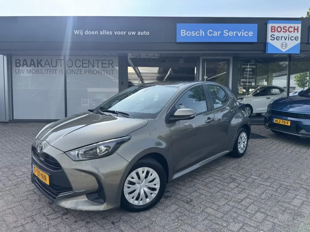 Toyota Yaris (2023) — foto 1