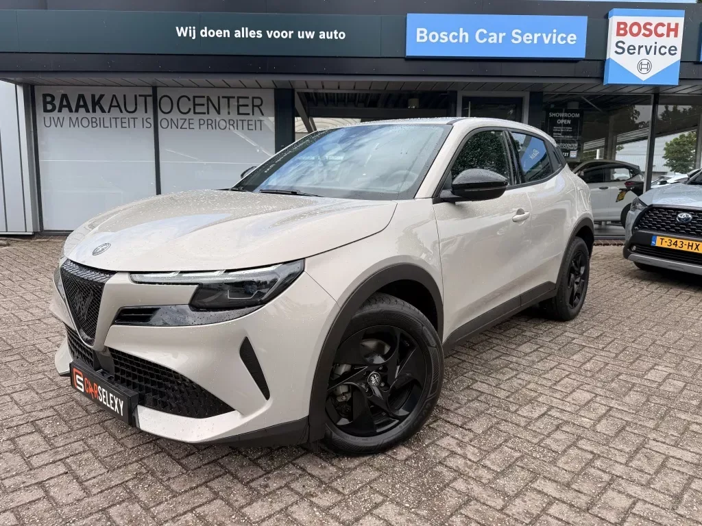 Alfa Romeo Junior (2025) — foto 1