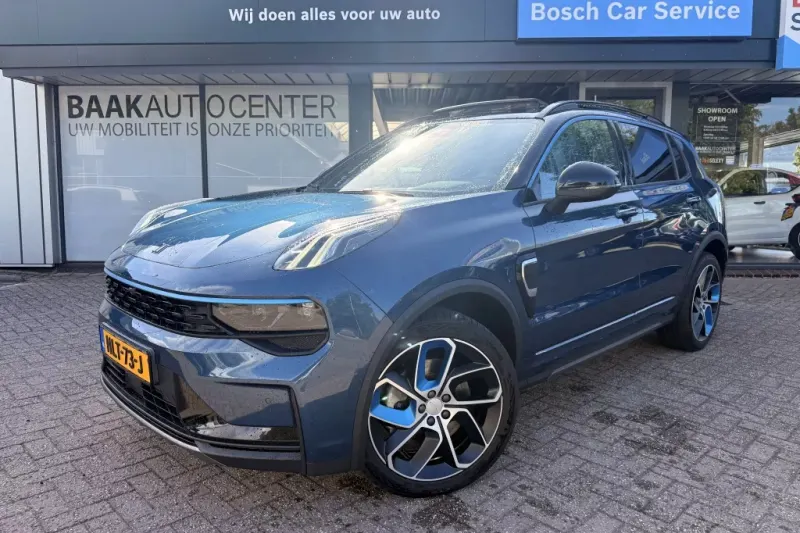 Lynk & Co 01 (2025)