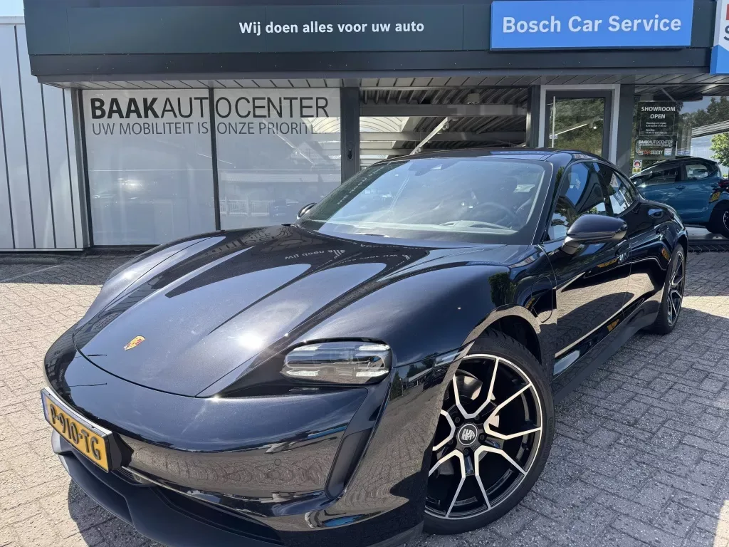 Porsche Taycan (2022) — foto 1