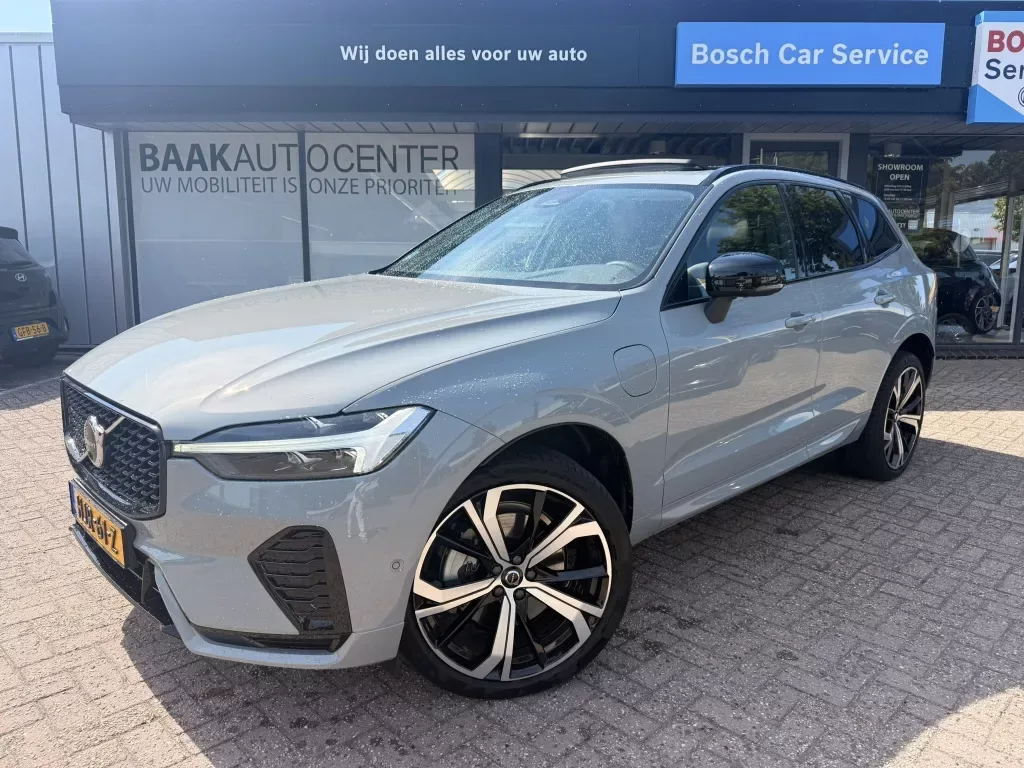 Volvo XC60 (2025) — foto 1