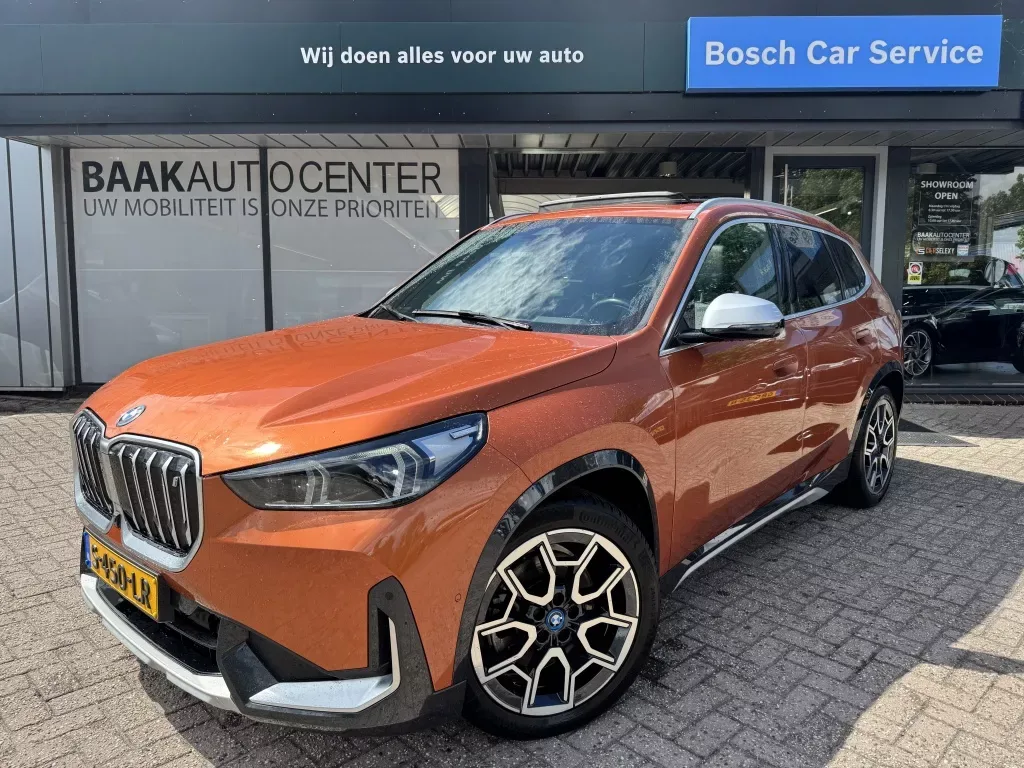 BMW iX1 (2023) — foto 1