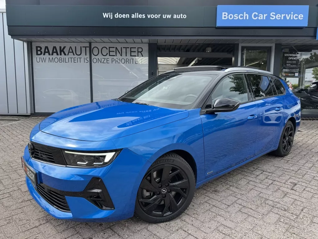 Opel Astra (2024) — foto 1