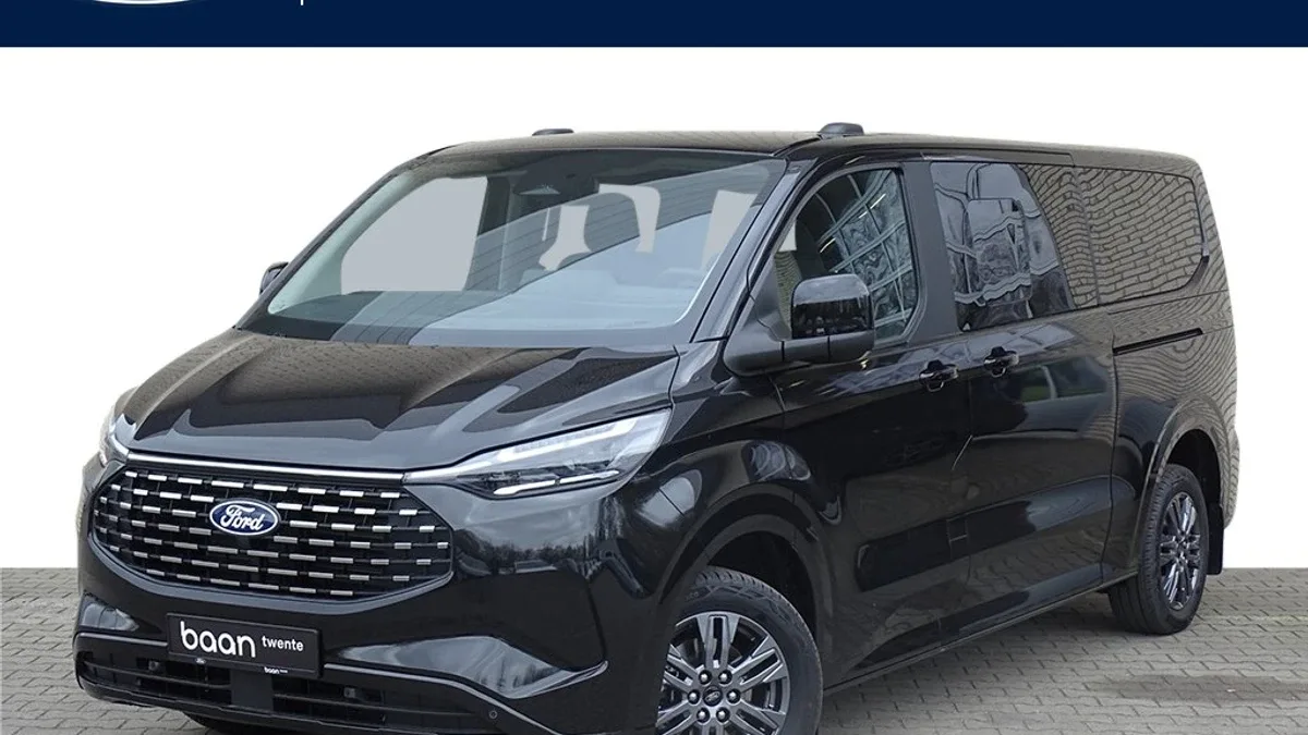 Ford Tourneo Custom (2025) — foto 1