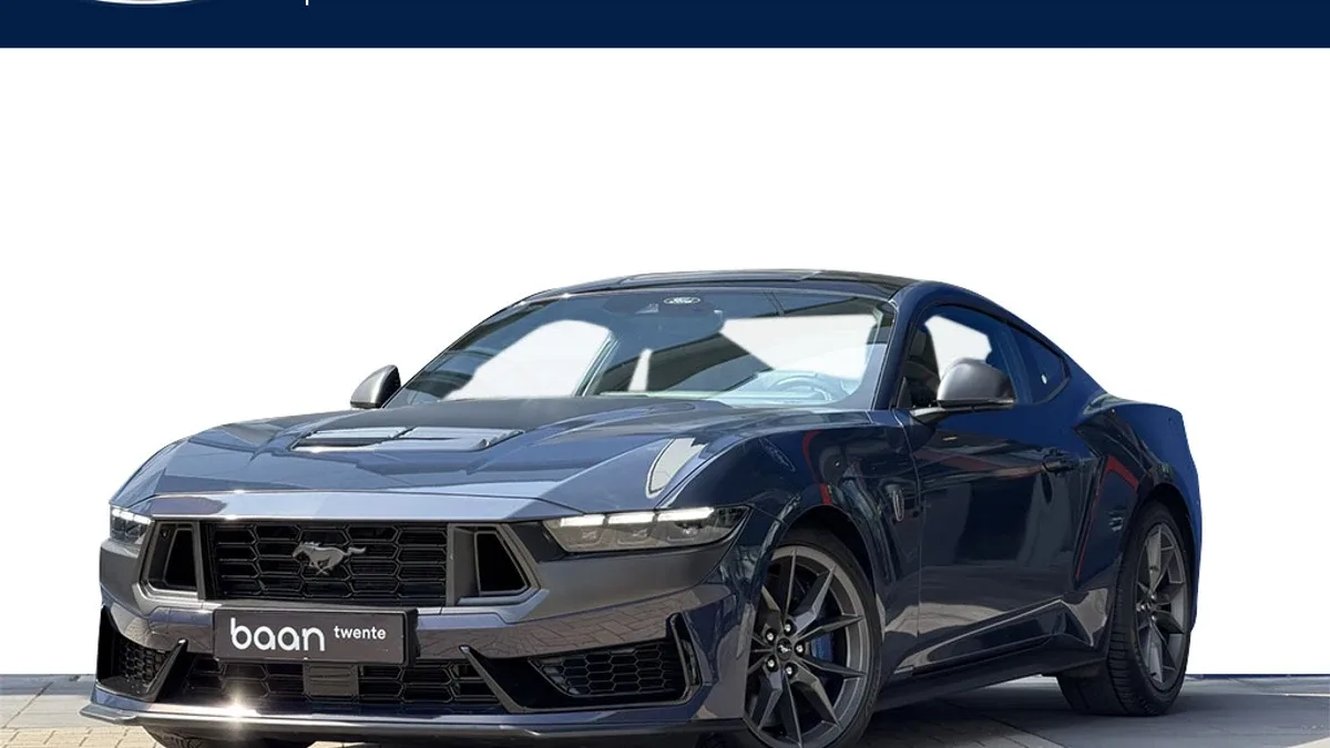 Ford Mustang (2024) — foto 1