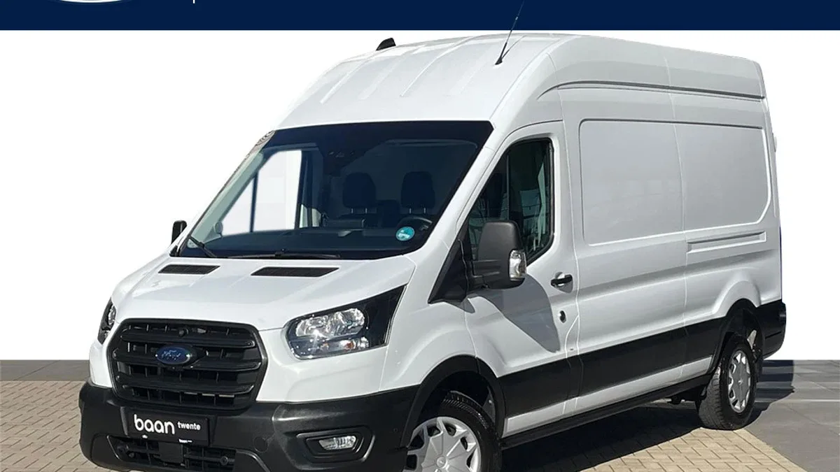 Ford Transit (2024) — foto 1