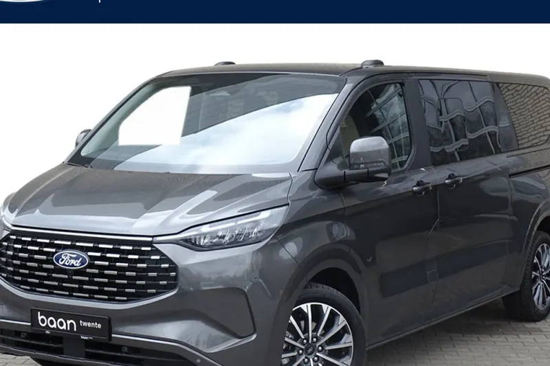 Ford Tourneo Custom (2025)