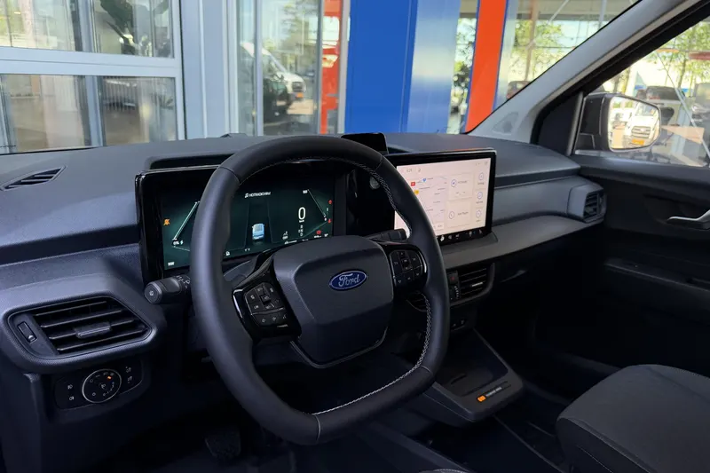 Ford E-Transit Courier (2026)