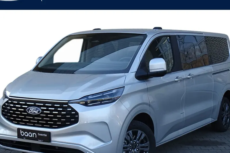 Ford Tourneo Custom (2025)