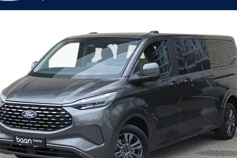 Ford Tourneo Custom (2025)