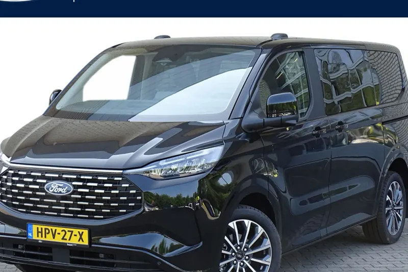 Ford Tourneo Custom (2025)
