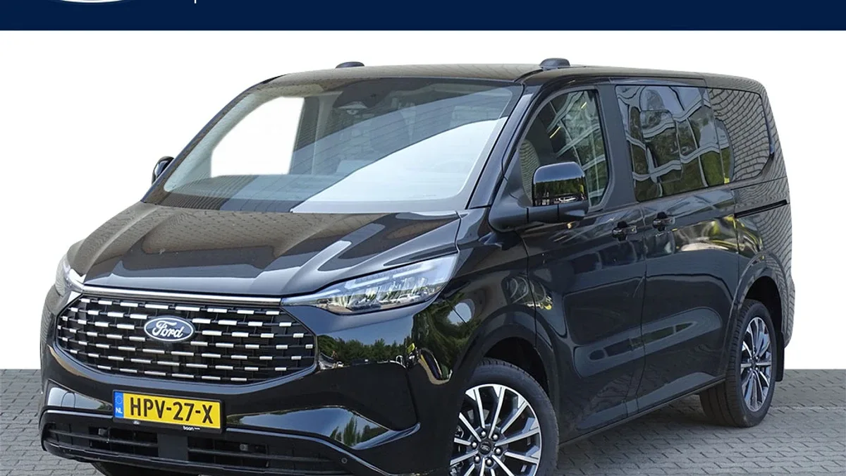 Ford Tourneo Custom (2025) — foto 1