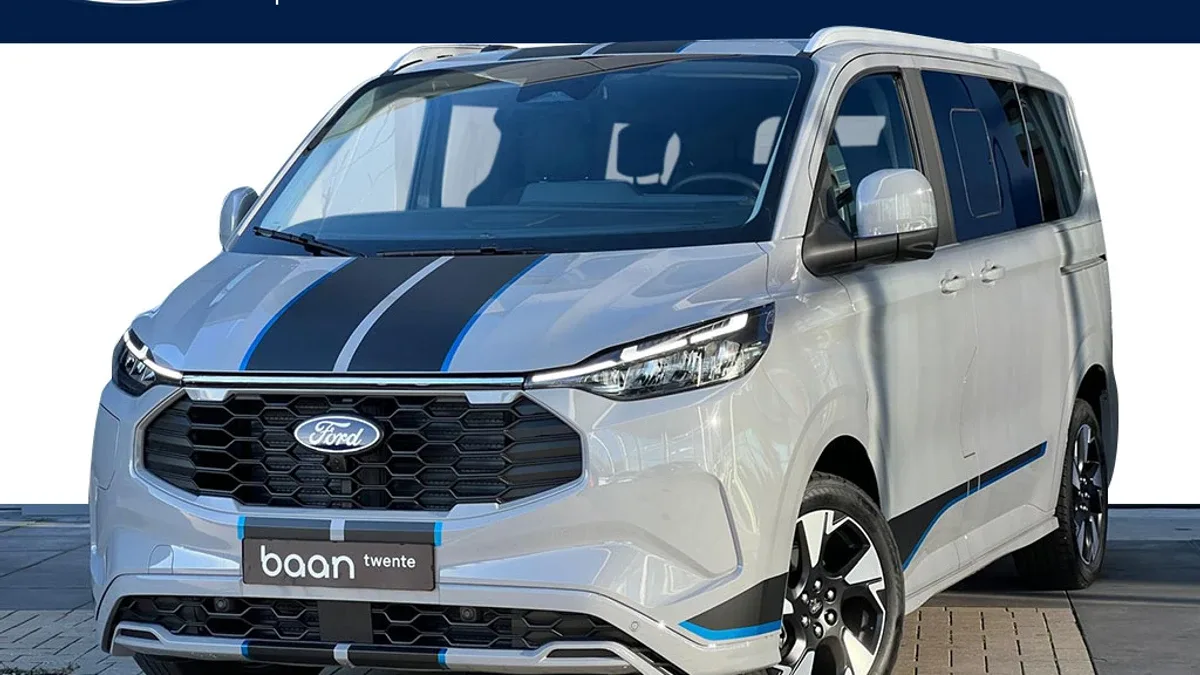 Ford Tourneo Custom (2025) — foto 1