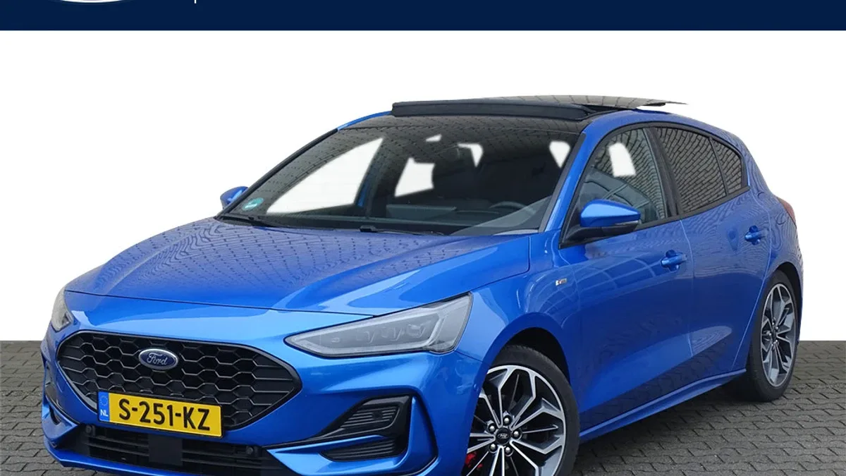 Ford Focus (2023) — foto 1