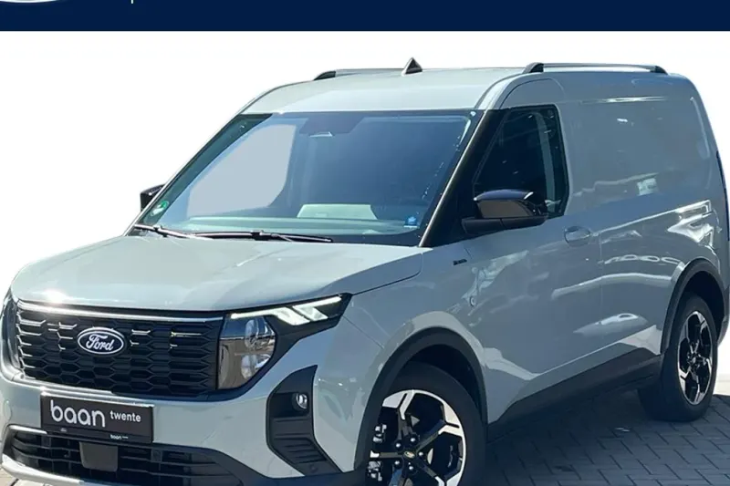 Ford Transit Courier (2023)