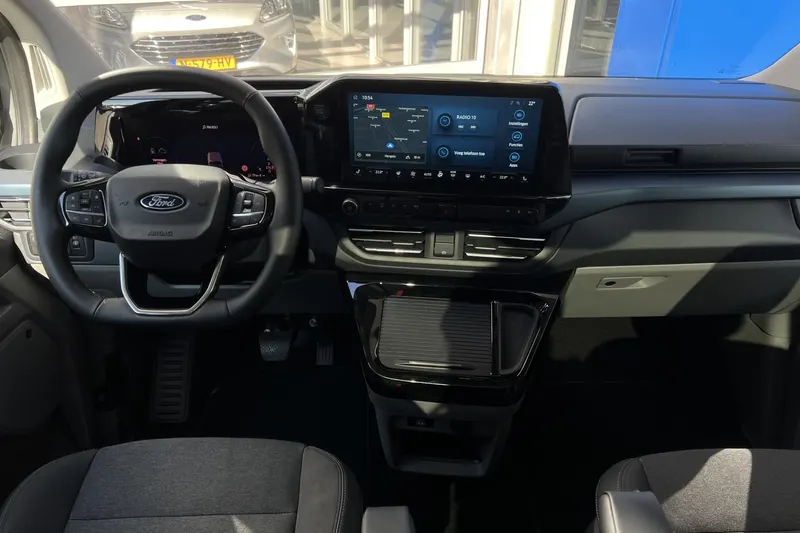 Ford Tourneo Custom (2025)