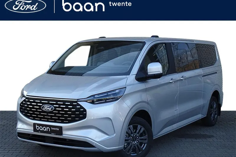 Ford Tourneo Custom (2025)