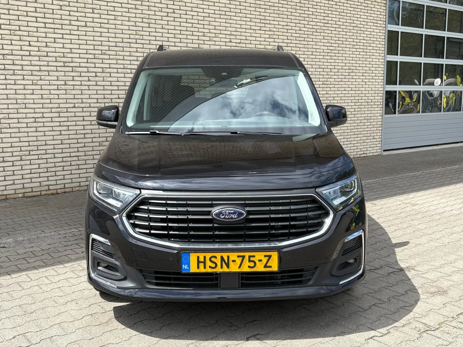 Ford Tourneo Connect (2025) — foto 1